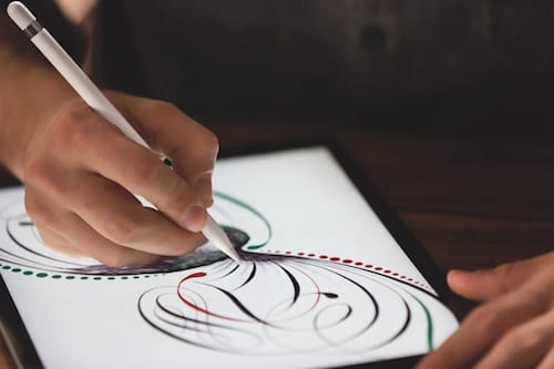 إستخدام قلم ابل للرسم