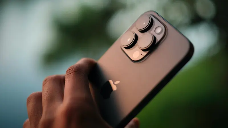 ايفون 17 اسود