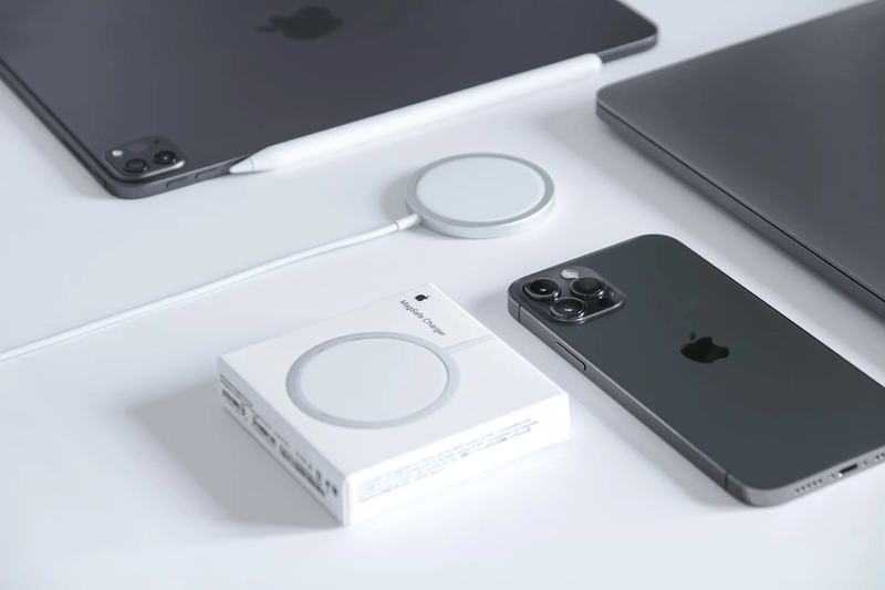 آبل تكشف عن شاحن MagSafe لايفون 17 الجديد