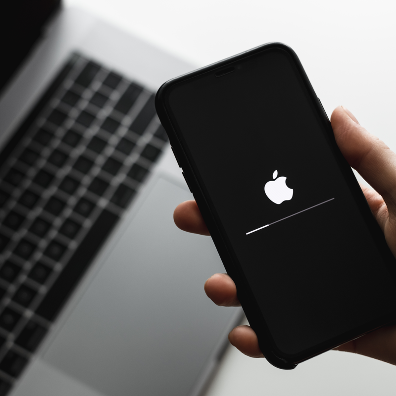 هاتف ايفون من آبل