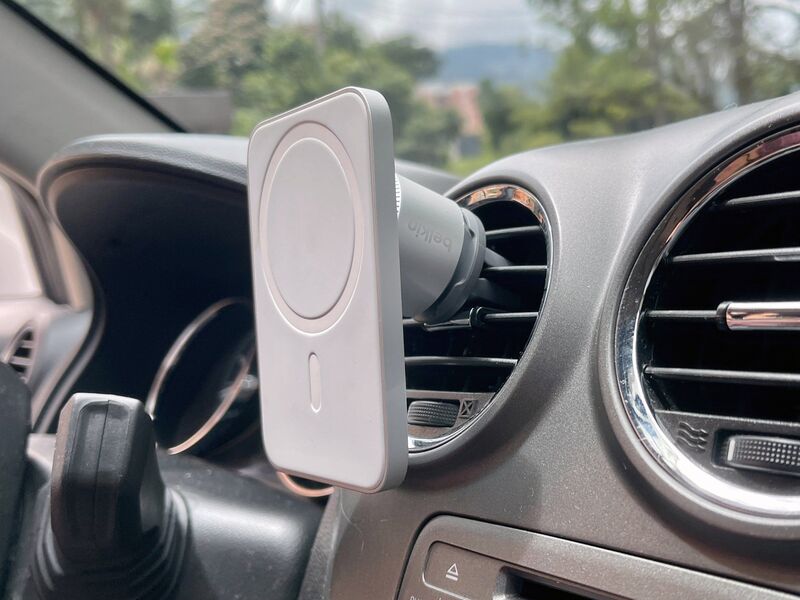 Belkin MagSafe Car Mount من انواع الحوامل المغناطيسية للآيفون