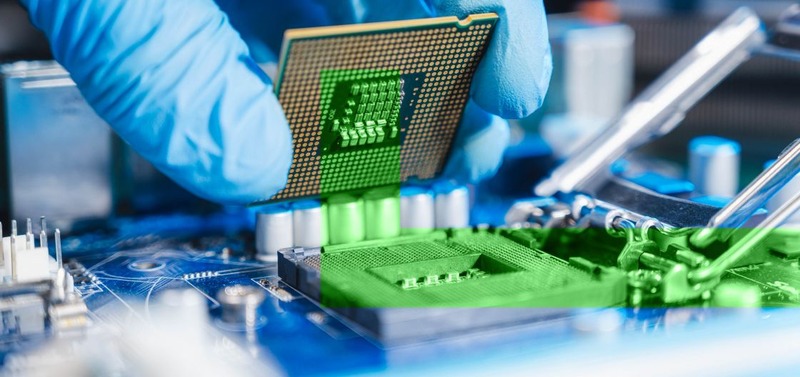 نقص رقائق الذاكرة يجبر أبل على إعطاء الأولوية لطرازات آيفون الأغلى في 2026