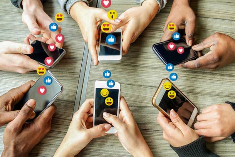 أفضل تطبيقات iPhone للتواصل والتعاون