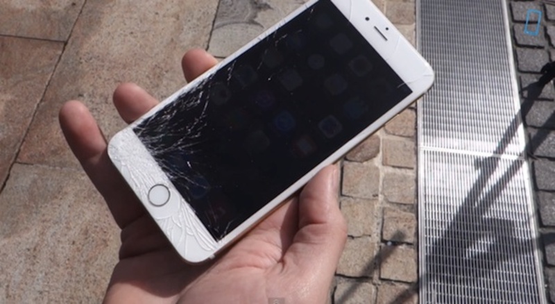 سقوط الجهاز يمكن ان يؤدي مشكلة شاشة ايفون لا تعمل