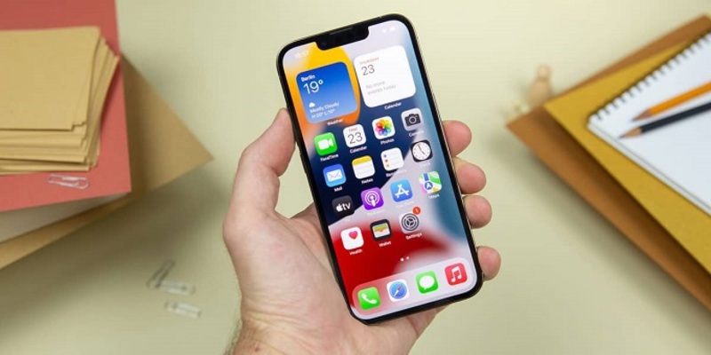 مشكلة وميض الشاشة في آيفون: الأسباب، التأثيرات، والحلول الممكنة