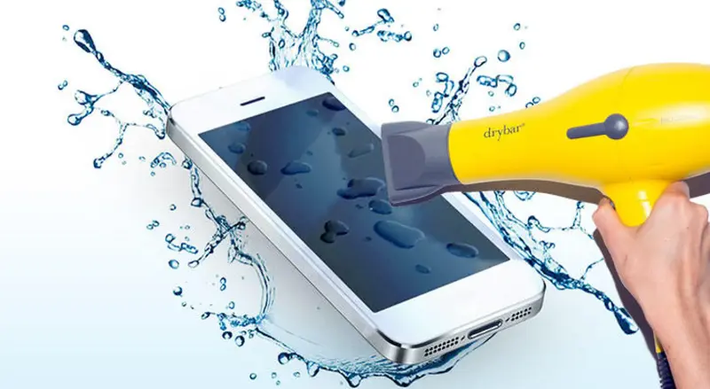 تجنب استعمال مجفف الشعر عند دخول الماء في ايفون