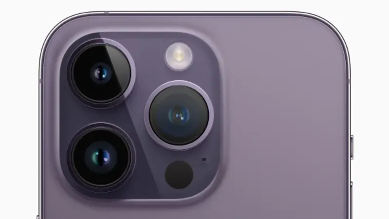 كاميرا آيفون 14 برو المعاد تجديده 