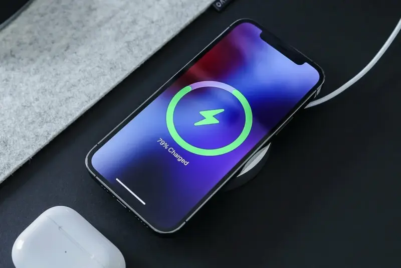 آيفون 17e و MagSafe