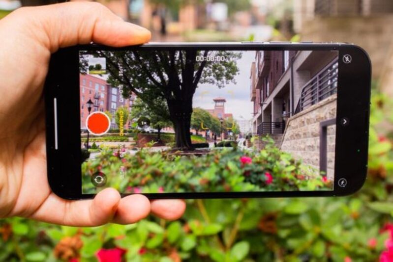iOS 27 يحوّل أي فيديو إلى مقطع مترجم تلقائيًا على آيفون
